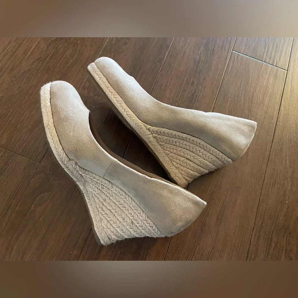 Charles David suede wedges
